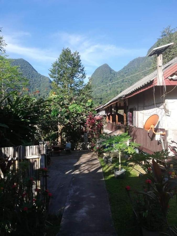 Lattanavongsa Guesthouse And Bungalows Muang Ngoi Eksteriør billede