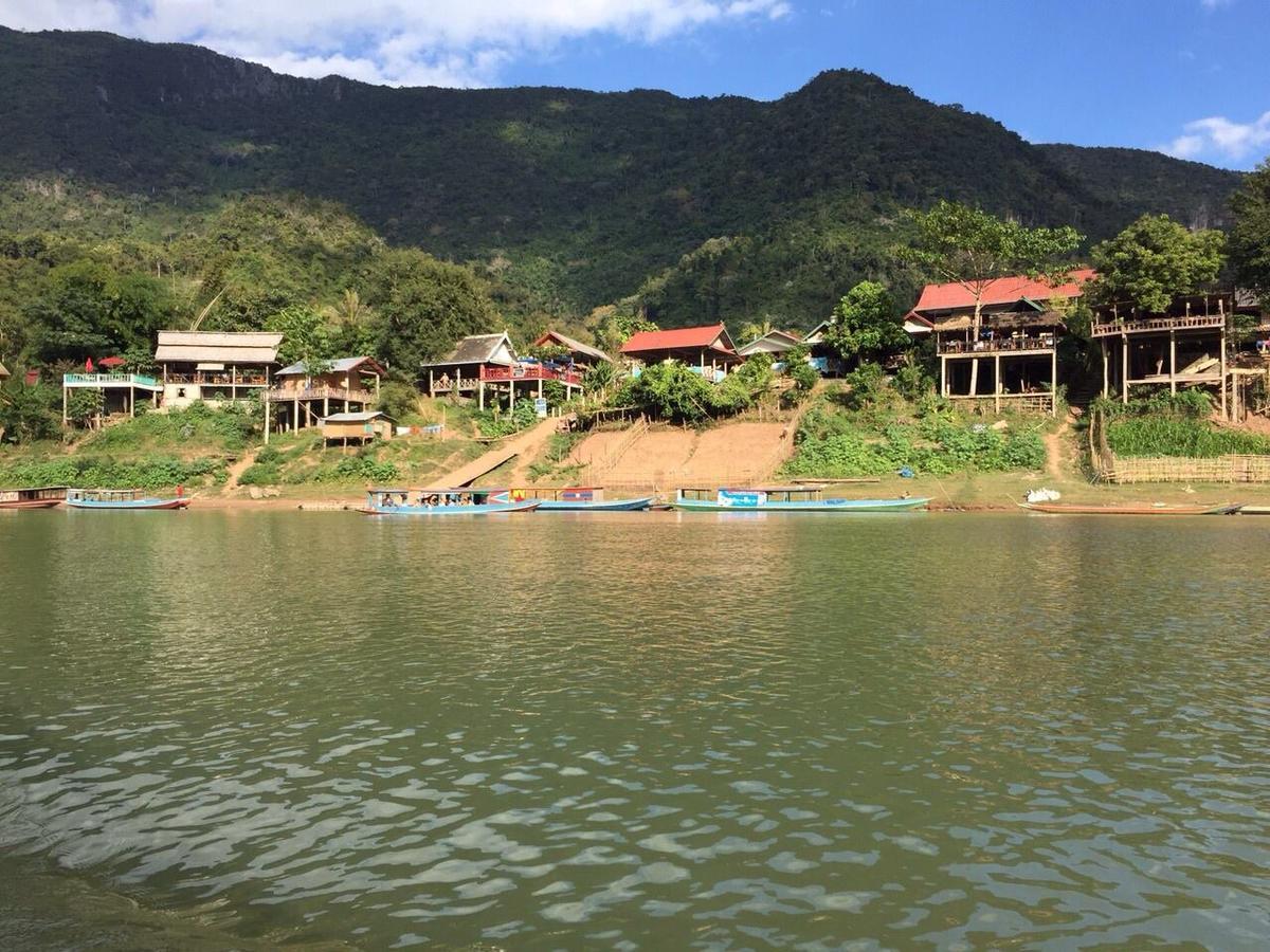 Lattanavongsa Guesthouse And Bungalows Muang Ngoi Eksteriør billede