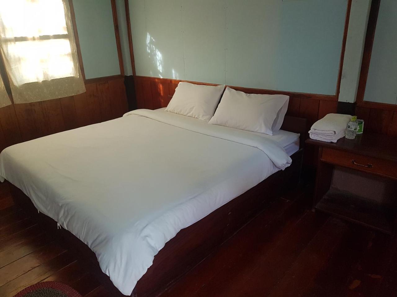 Lattanavongsa Guesthouse And Bungalows Muang Ngoi Eksteriør billede