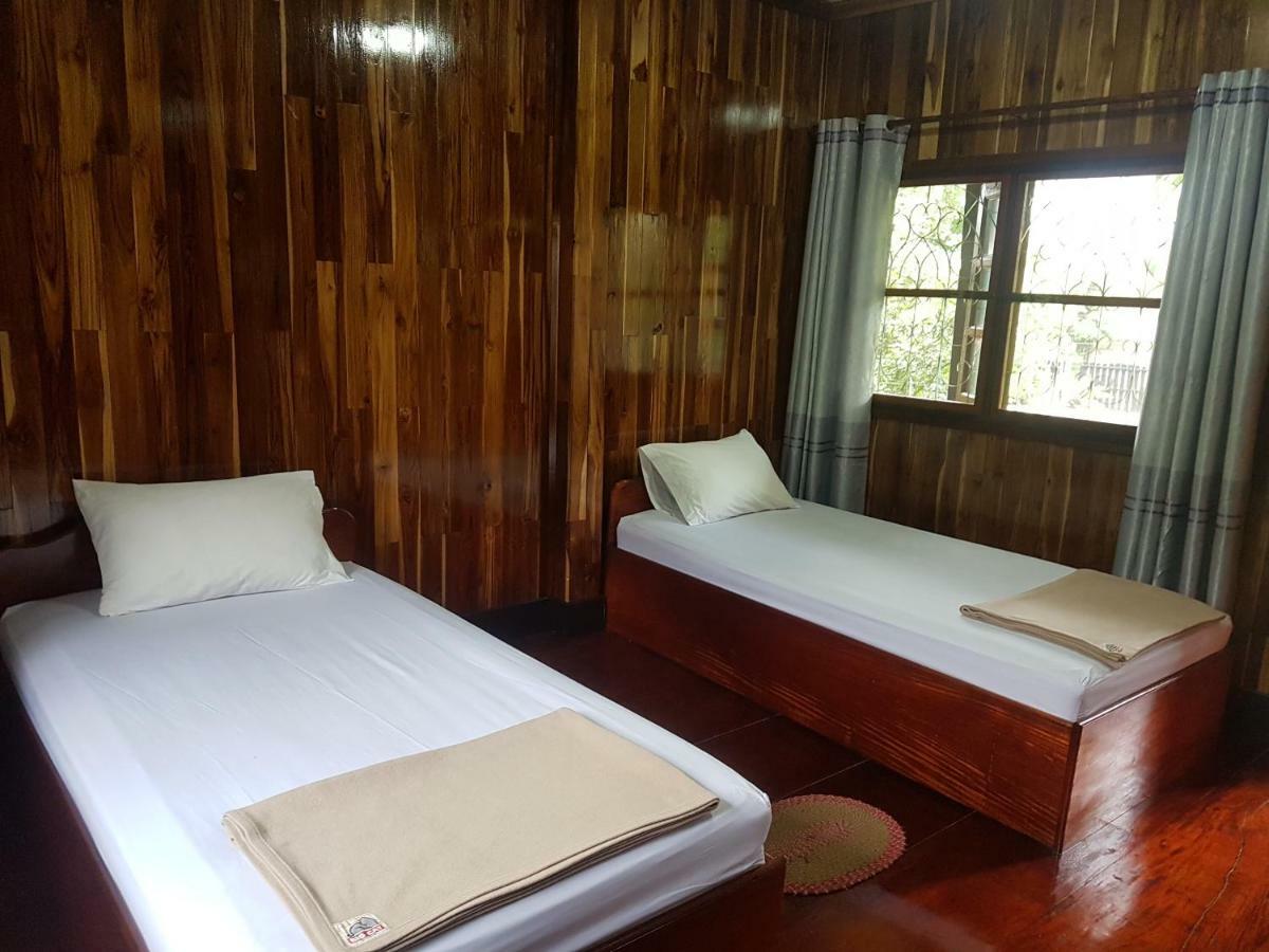 Lattanavongsa Guesthouse And Bungalows Muang Ngoi Eksteriør billede