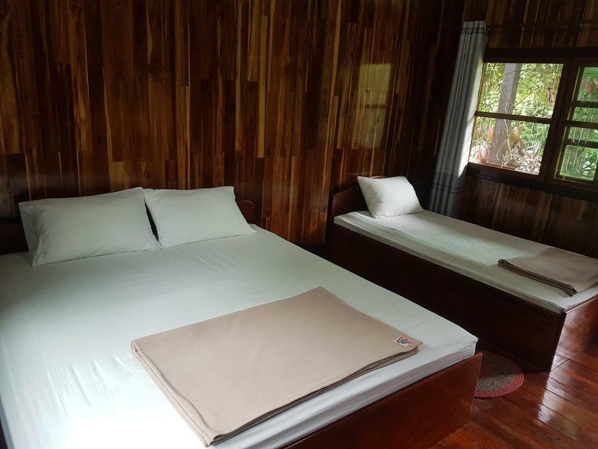 Lattanavongsa Guesthouse And Bungalows Muang Ngoi Eksteriør billede